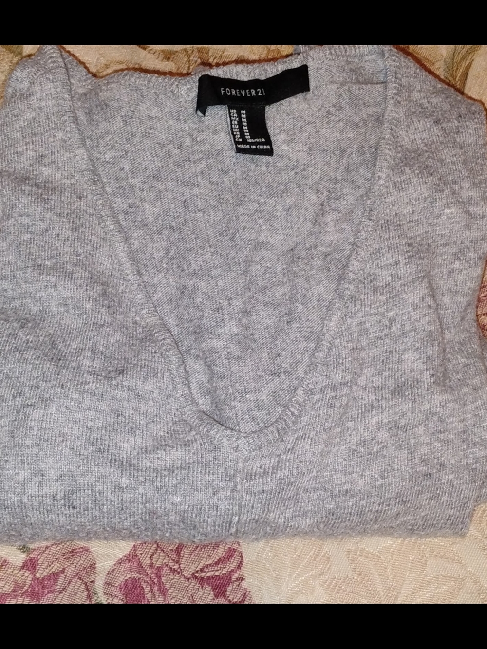 Forever 21 Light Gray V-Neck Sweater